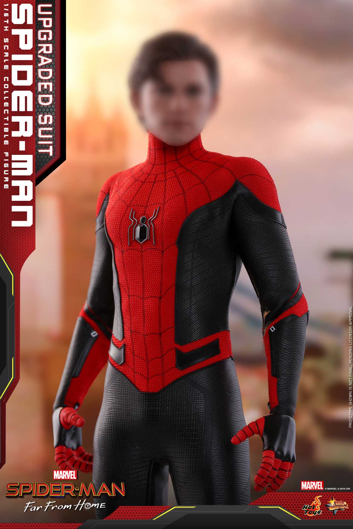 Hot-Toys---SMFFH---Spider-Man-(Upgraded-Suit)-collectible-figure_PR13